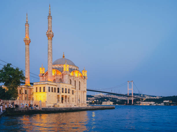istock Ortakoy Mosque at sundown, Istanbul, Turkey 1271543806