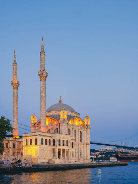 istock Ortakoy Mosque at sundown, Istanbul, Turkey 1271544042