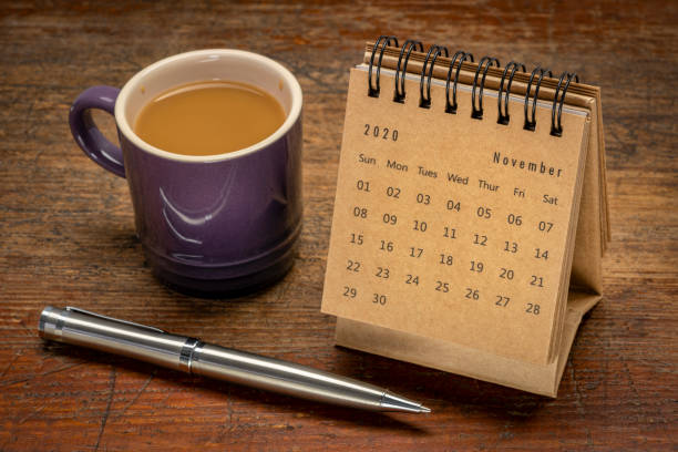 istock November 2020 - spiral desktop calendar 1271549084