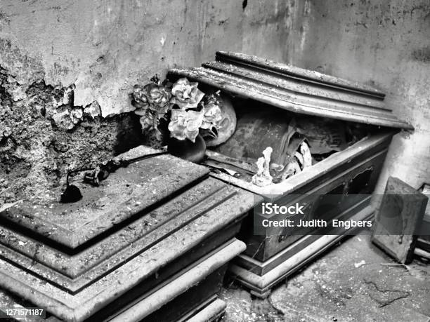 Open Coffin In Tomb In Cementerio De La Recoleta In Buenos Aires Stock Photo - Download Image Now
