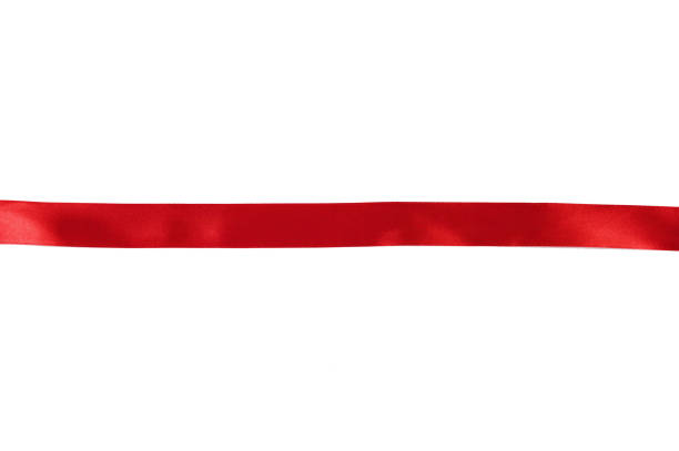 nastro rosso dritto separa sfondo bianco - ribbon satin red isolated foto e immagini stock