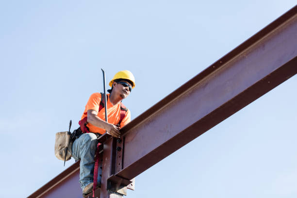 istock Hispanic ironworker working on a steel girder 1271581517