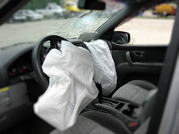 déploiement des coussins gonflables - airbag photos et images de collection