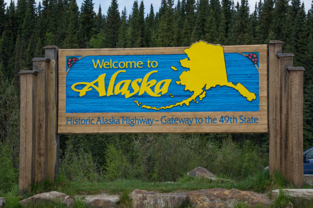 istock Welcome to Alaska sign 1271601666
