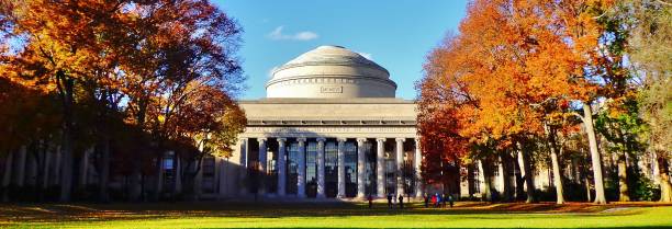 maclaurin building number 10 e killian court (massachusetts institute of technology) - massachusetts institute of technology university massachusetts dome foto e immagini stock