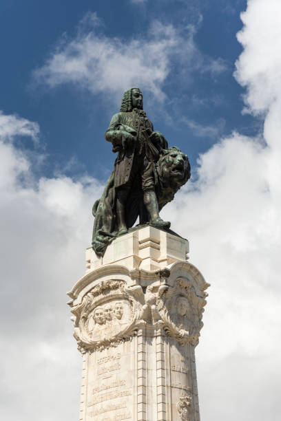 istock Beautiful view to white monument in Marques de Pombal square 1271620061