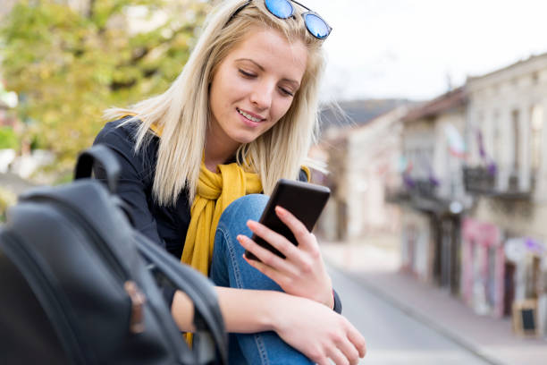 istock Beautiful woman spending time in the city 1271625310