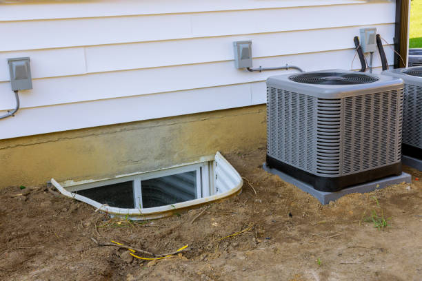 istock Air conditioning system assembled on performing preventive maintenance on air conditioning refueling the air conditioner with freon 1271634330