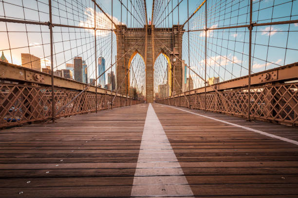 longue exposition du pont de brooklyn - brooklyn bridge photos et images de collection