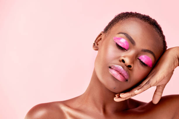 istock Stunning makeup for a stunning woman 1271704700