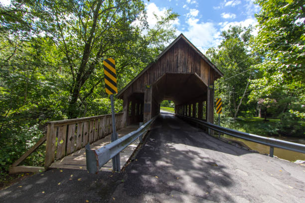 istock Emerts Cove Covered Bridge In Sevier County Tennessee 1271730136