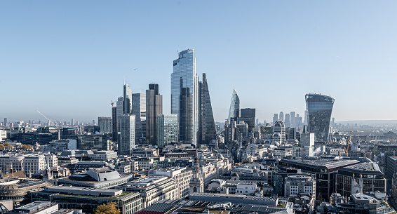 Vista diurna de la ciudad de Londres del distrito financiero photo