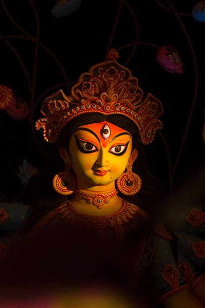 portrait de la déesse hindoue durga - goddess indian culture statue god photos et images de collection