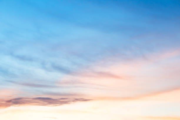 Cтоковое фото красивое красочное небо и облако в сумерках фон времени