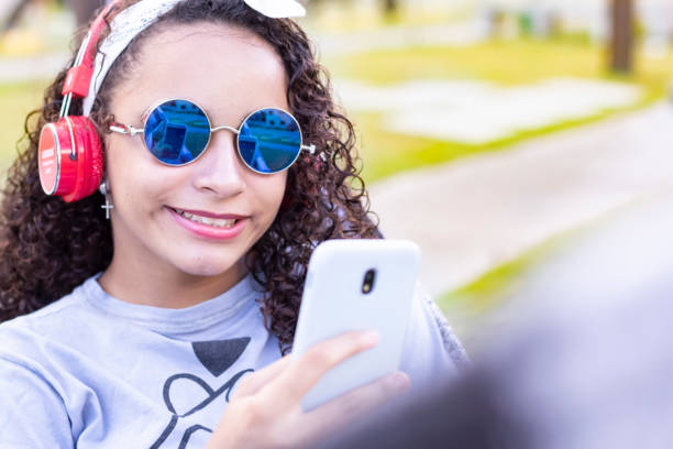 istock YOUTH BEHAVIOR IN SOCIAL NETWORKS 1271797415