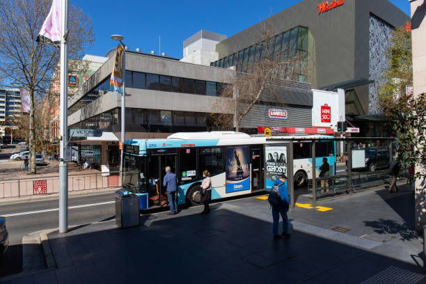 arrêt de bus chatswood - bus public transportation sydney australia australia photos et images de collection