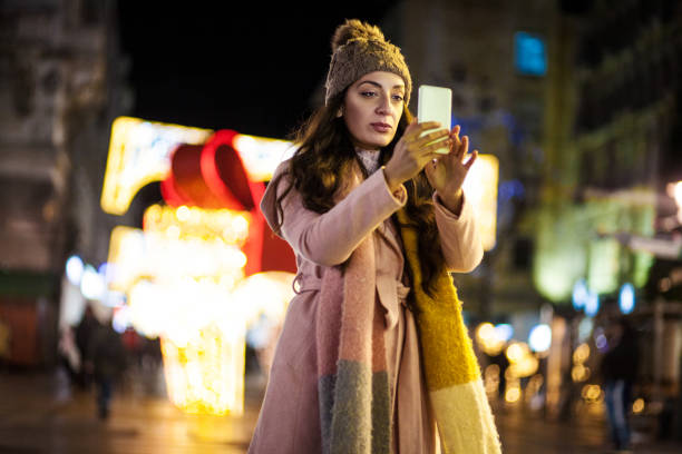 istock Winter shopping season 1271917151