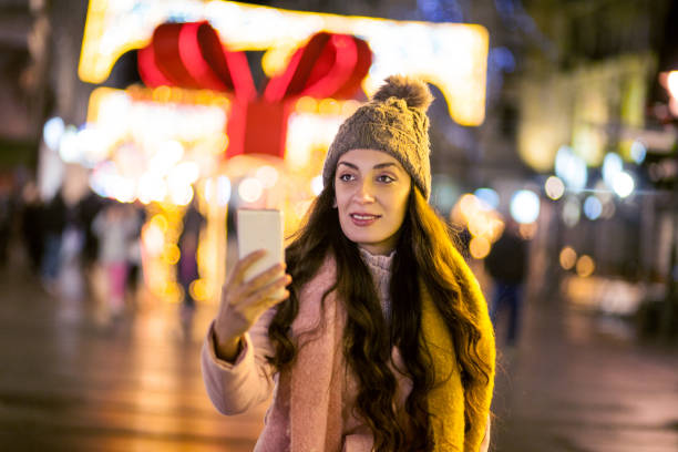 istock Winter shopping season 1271917205