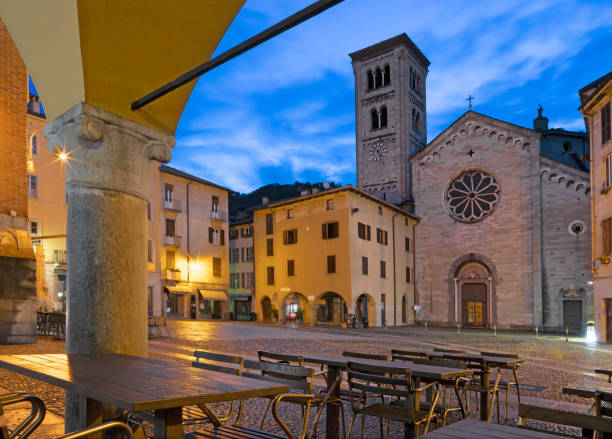 istock Como - The Basilica di San Fedele and square at dusk. 1271941167