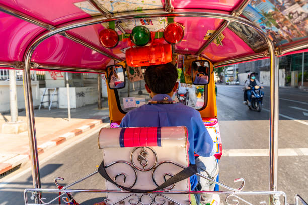 tuk-tuk taxi in chinatown, bangkok, thailand - jinrikisha thailand tuk transportation imagens e fotografias de stock