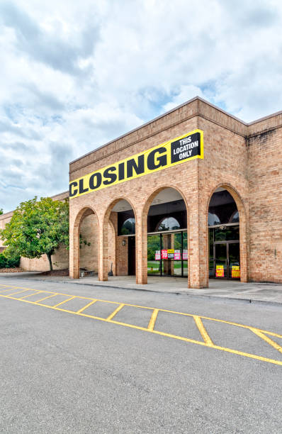 istock Bankrupt retail Anchor Store With Copy Space Above and Below 1272006023