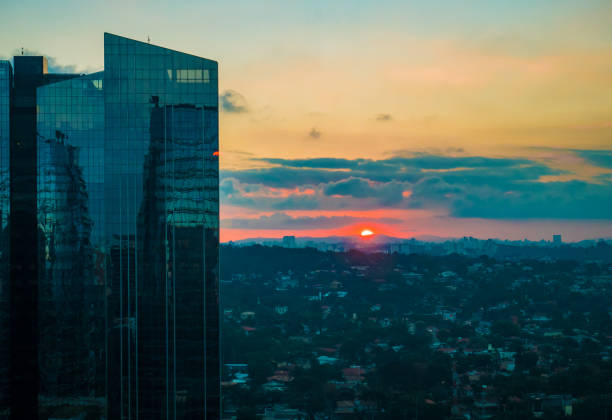 istock Pinheiros River Surrounded by Trees and Offices 1272037241