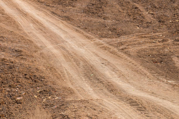 istock Traces the wheels on the ground. 1272098465