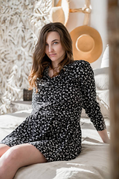 istock Beautiful pregnant woman 1272194981