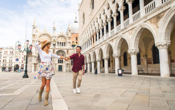 istock Couple travelling in Venice, Italy 1272214721