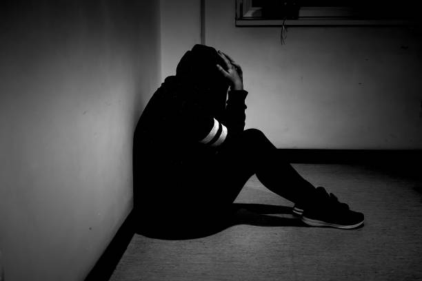 istock Crying woman in a hospital 1272219919