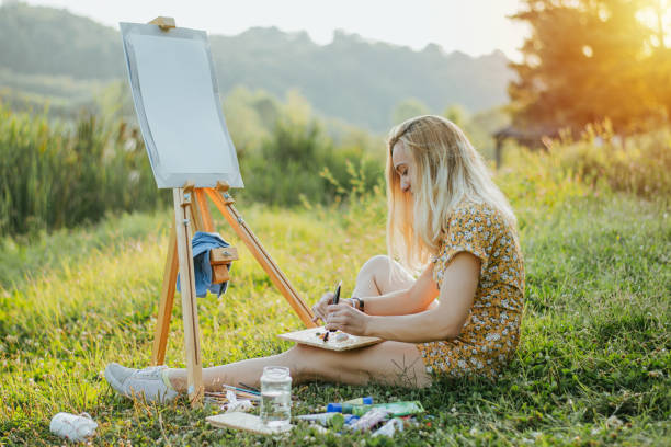 istock Artist in nature 1272234437