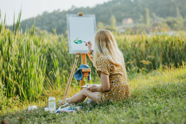 istock Artist in nature 1272234775
