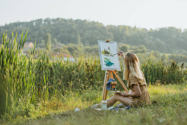 istock Artist in nature 1272234915