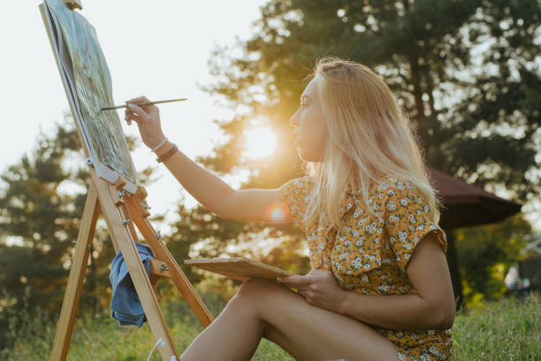 istock Artist in nature 1272236163