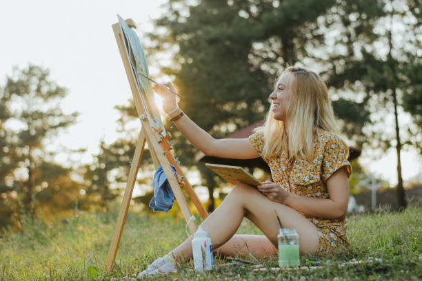 istock Artist in nature 1272236267