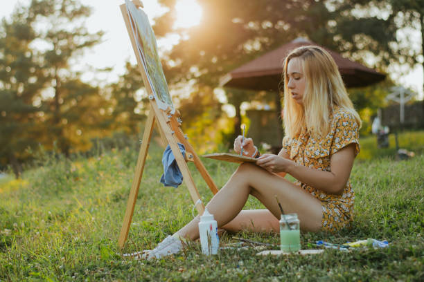 istock Artist in nature 1272236316