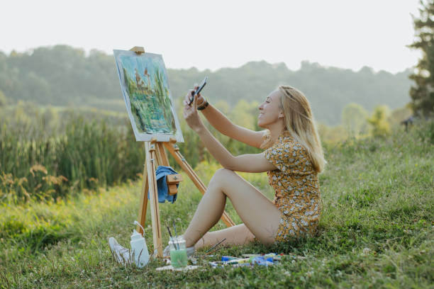 istock Artist in nature 1272237109