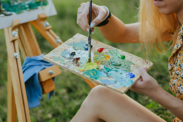 istock Artist in nature 1272237272
