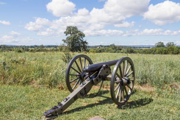 istock Cannon Ready For Civil War Battle 1272319444