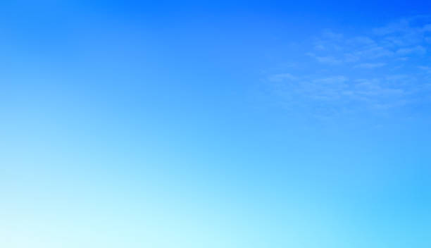 ciel bleu et nuages blancs - air landscape stratosphere day photos et images de collection
