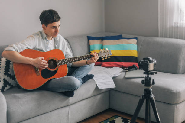 istock Guitarist Youtuber vlogging 1272371147
