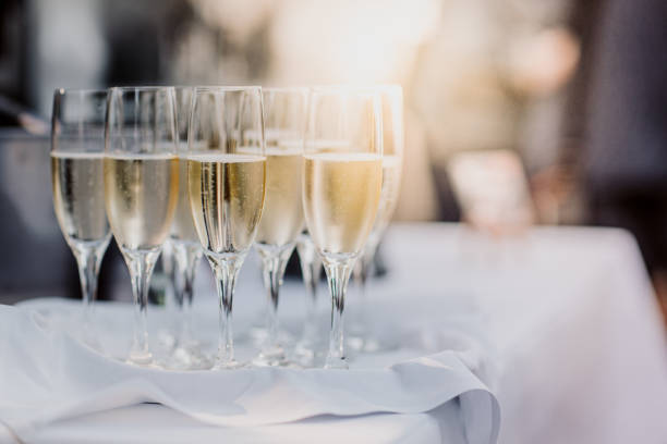 シャンパンフルート - wedding champagne table wedding reception ストックフォトと画像