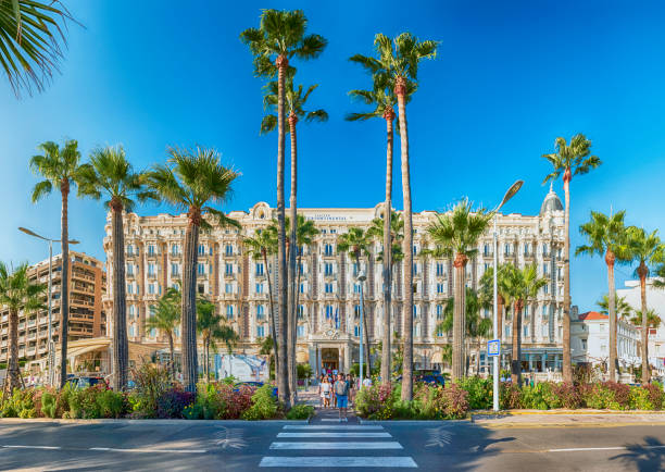 The Intercontinental Carlton Hotel in Cannes, Cote d'Azur, France CANNES, FRANCE - AUGUST 15: The Intercontinental Carlton Hotel in Cannes, Cote d'Azur, France, as seen on August 15, 2019. It is a luxury hotel built in 1911, located on the Boulevard de la Croisette d'azur stock pictures, royalty-free photos & images