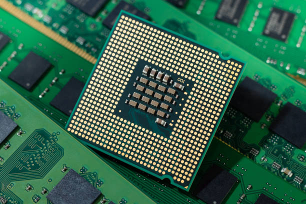 close-up macro of an hardware computer chip processor - resistor electrical component electronics industry electricity imagens e fotografias de stock