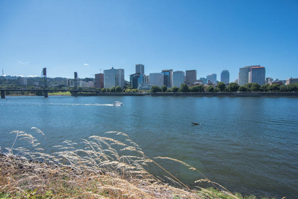 портленд орегон набережной ист-бэнк эспланада - portland oregon oregon waterfront city стоковые фото и изображения