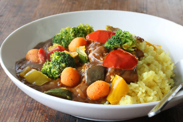 Curry rice, vegetables, colorful, vegetable curry, carrots, peppers, colored peppers, broccoli, yellow-green vegetables, saffron rice, steam,