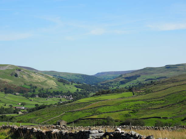 istock Green landscape in the Yorkshire Dales 1272552760