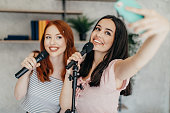karaoke-party.jpg?b=1&s=170x170&k=20&c=nTetoYzVoVWhPEi8UUXed9Y4qmzENuPo3KxzAF7nMdg=