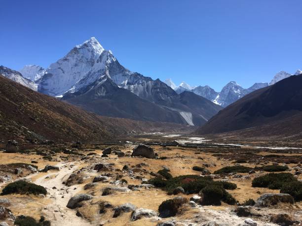 istock Long walk to Kathmandu 1272616795
