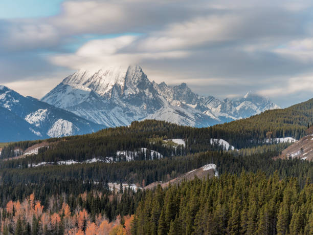 istock Canadian Rockies in autumn 1272711077